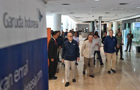 Jelang Nataru, Menhub Dudy Bahas Kebijakan dan Strategi Angkutan Udara Bersama Maskapai