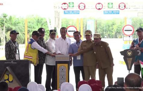 Presiden Resmikan Jalan Tol Indrapura-Kisaran, Arus Logistik Ke Pelabuhan Kuala Tanjung Akan Semakin Cepat 