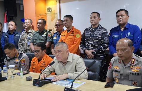Pantau Langsung Evakuasi KMP Tunu Pratama, Menhub Dudy Instruksikan KNKT Investigasi