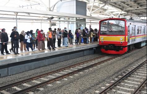 Menhub Dudy Berharap Semakin Banyak Warga Gunakan Transportasi Umum