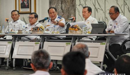 Wakil Menteri Perhubungan Suntana mengahadiri Rapat Koordinasi dalam ...