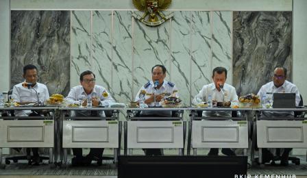 Wakil Menteri Perhubungan Suntana mengahadiri Rapat Koordinasi dalam ...