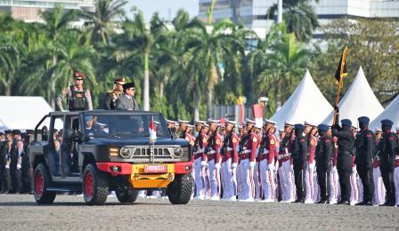 Menteri Perhubungan Dudy Purwagandhi menghadiri Hari Bhayangkara ke 79 ...