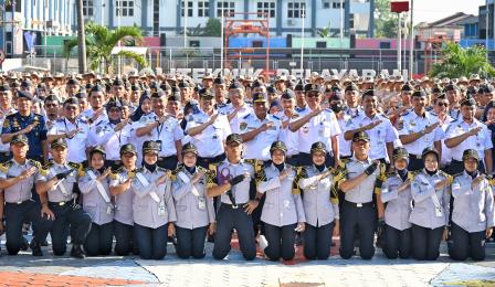 Wakil Menteri Perhubungan Suntana saat memberikan Amanat pada ...
