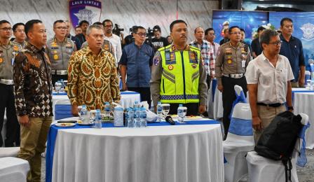 Menteri Perhubungan Dudy Purwagandhi menghadiri Undangan Media Gathering ...