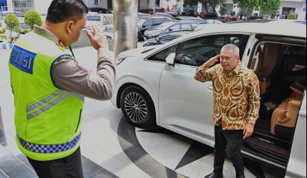 Menteri Perhubungan Dudy Purwagandhi menghadiri Undangan Media Gathering ...