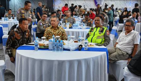 Menteri Perhubungan Dudy Purwagandhi menghadiri Undangan Media Gathering ...