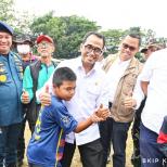 Tinjau Lokasi Terdampak Gempa Cianjur Menhub Kunjungi Pengungsi dan Serahkan Bantuan