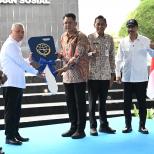 Menhub Dudy Serahkan Bus Bantuan untuk Sekolah Rakyat di Yogyakarta