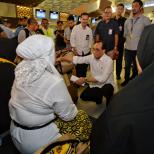 Menhub Temui Calon Jamaah Umroh di Bandara Internasional Soekarno-Hatta yang terdampak penangguhan sementara akses masuk Warga Negara Asing ke Arab Saudi