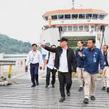 Tinjau Pelabuhan Ajibata, Menhub Dudy Pastikan Kesiapan Nataru di Toba