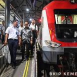 Menhub Kembali Ajak Masyarakat Gunakan Kereta Bandara Menuju YIA