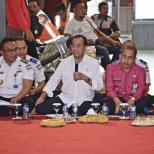 Kepada Stakeholder di Pelabuhan Banjarmasin, Menhub : Jangan Takut Mengkritisi