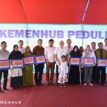 KEMENHUB PEDULI SERAHKAN BANTUAN KE KORBAN GEMPA, TSUNAMI, DAN LIKUIFAKSI DI PALU DAN DONGGALA