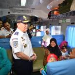 Grafik Pergerakan Penumpang KA Cenderung Landai