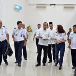 Jelang Diresmikan Presiden, Menhub Cek Kesiapan Terminal Bandara Ranai Natuna