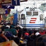 Semester I Tahun 2015 Kereta Api Angkut 156,8 Juta Orang