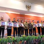 Sukses Kelola Angkutan Lebaran 2017, KEMENHUB Tuai Penghargaan UKP-PIP.