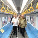 Trainset LRT Tiba di Palembang, Menhub Harapkan Pengoperasian LRT Dipercepat
