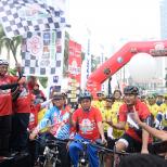Kampanyekan Keselamatan Berlalulintas, Menhub Lepas Touring Sepeda Jakarta-Surabaya