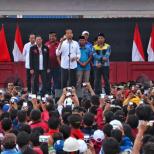 Bertemu Dengan Para Pengemudi Truk, Presiden Ingatkan Untuk Utamakan Keselamatan dalam Berkendara