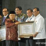 Menhub Raih Penghargaan Sebagai Pemimpin Perubahan Pembangunan Zona Integritas Bebas Korupsi