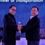 Menhub Terima Penghargaan The Most Supportive Leadership in Indonesia's Maritime Growth