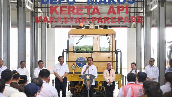 Presiden Resmikan Pengoperasian Kereta Api Pertama Di Sulawesi