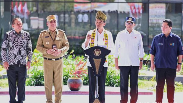 Presiden Joko Widodo Resmikan Bandara Singkawang Di Kalimantan Barat